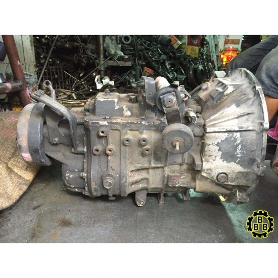 เซียงกง ตลาดน้อย บีอะไหล่ยนต์ - เฟืองเกียร์เก่าและใหม่ เซียงกง ตลาดน้อย